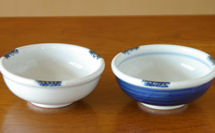 砥部焼・向井窯　青と白のギザギザ小鉢(3.5寸)