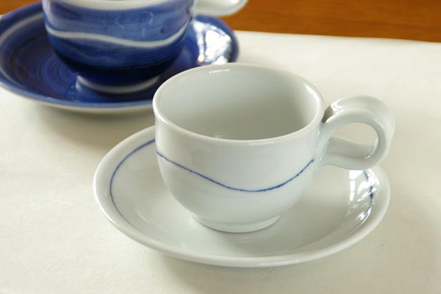 砥部焼・向井窯　白いコーヒーカップ