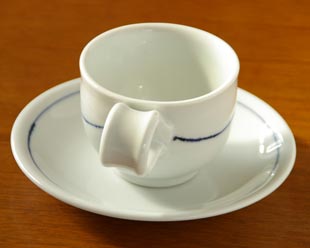 砥部焼・向井窯　白いコーヒーカップの持ち手