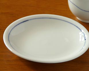 砥部焼・向井窯　白いコーヒーカップの底面