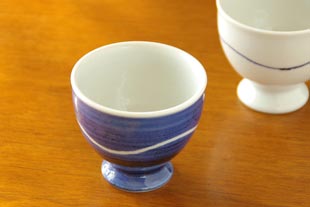 砥部焼・向井窯　青いフリーカップ