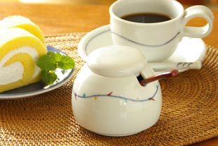 砥部焼・向井窯　遊文シュガーポットをティータイムに