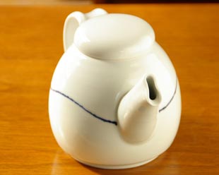 和食器・砥部焼 向井窯のティーポット