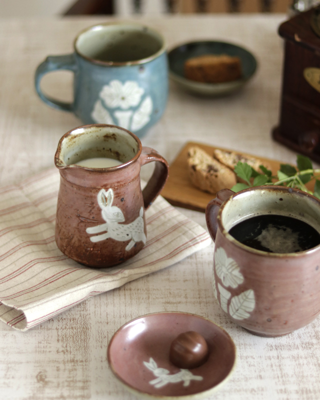 砥部焼の和食器 皐月窯のピッチャー【砥部工房 からくさ】