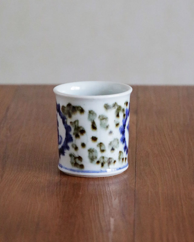 砥部焼の和食器 皐月窯のマグカップ 【砥部工房 からくさ】