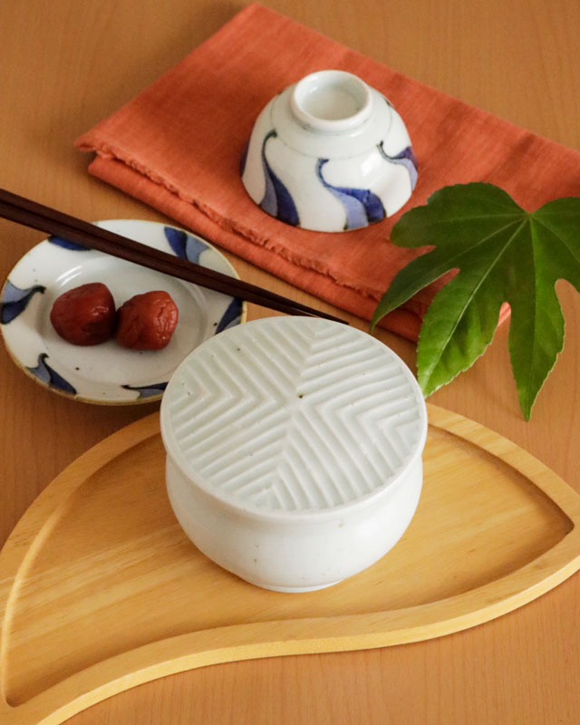 常山窯　砥部焼　袖裏紅鳥文蓋物 Amazon.co.jp: 常山窯 砥部焼 袖裏紅鳥文蓋物 : おもちゃ