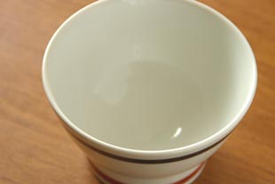 砥部焼・千山窯　ボーダー柄を上から見て