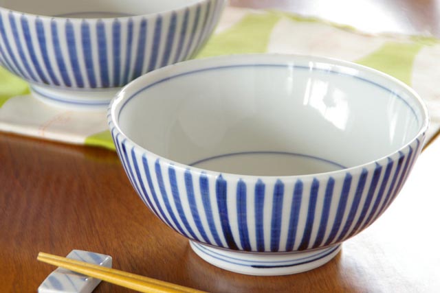 和食器・砥部焼　とくさ柄のうどん鉢