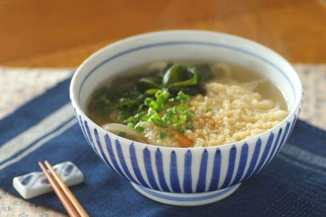 和食器・砥部焼　とくさ柄のうどん鉢