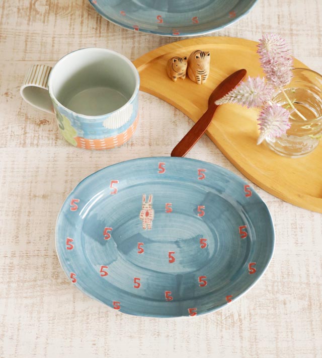 パスタやメイン皿としても活躍するオーバル皿