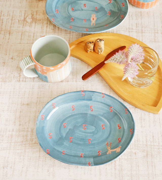 パスタやメイン皿としても活躍するオーバル皿