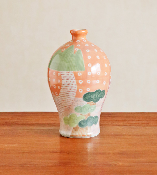 花器 背面（松と山）