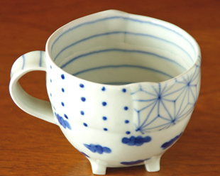 はりあわせ足付マグ