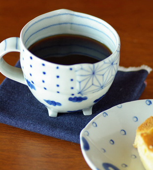 スギウラ工房　はりあわせ足付マグ