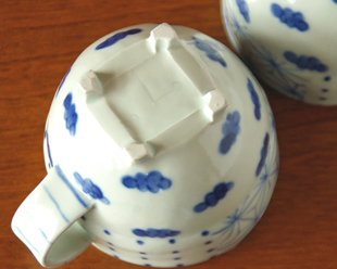 砥部焼スギウラ工房（足付きマグカップ 2個セット） 砥部焼 スギウラ工房 足付マグカップ A | 内田屋通販