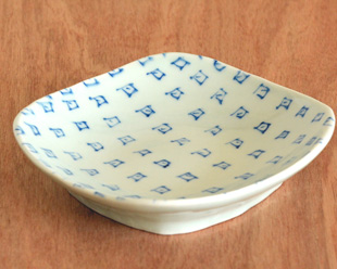 砥部焼・スギウラ工房　まるしかく取皿（四角）