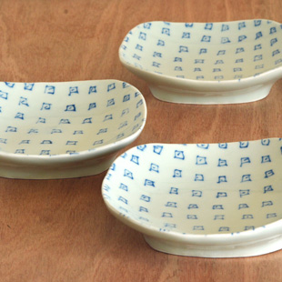 砥部焼　まるしかく取皿（四角）