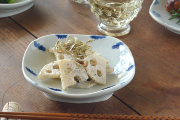 砥部焼　まるしかく取皿（雲柄）