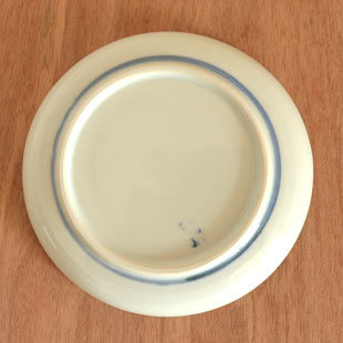 砥部焼・陶房遊　和紋の取皿(5寸)の裏面