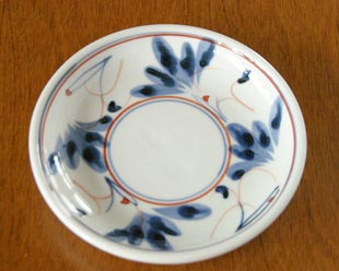 砥部焼・陶房遊　しだ紋の取皿を上から見て