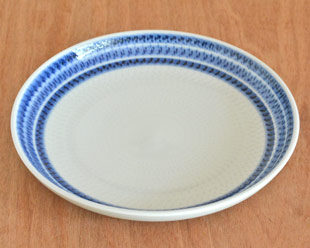 砥部焼　駒とびかんなの丸皿(7寸)