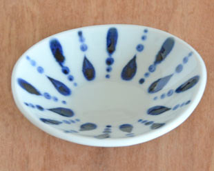 ><br>手づくりらしいフォルムが魅力の<span class=