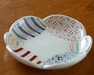 砥部焼の和食器 陶房遊の中皿 【砥部工房 からくさ】