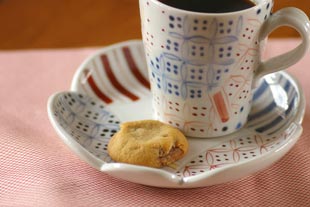 砥部焼の和食器 陶房遊の中皿 【砥部工房 からくさ】