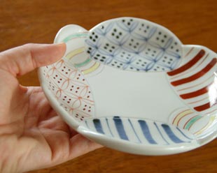 砥部焼の和食器 陶房遊の中皿 【砥部工房 からくさ】