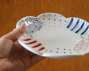 砥部焼の和食器 陶房遊の中皿 【砥部工房 からくさ】