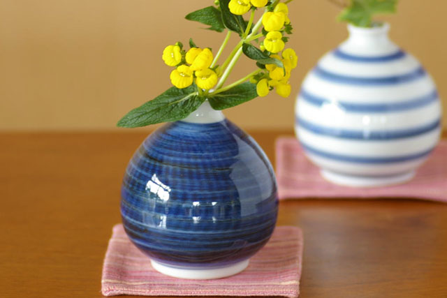 砥部焼・陶房遊　藍色のぷっくり花器