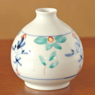 砥部焼・陶房遊　花ちらしのぷっくり花器を横から見て