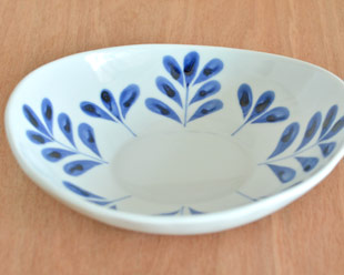 砥部焼・陶房遊　ブルーリーフのカレー鉢