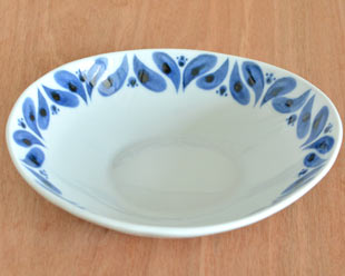 砥部焼・陶房遊　ブルーフラワーのカレー鉢