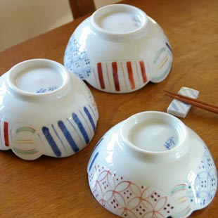 砥部焼・陶房遊　彩り紋の小鉢の底面