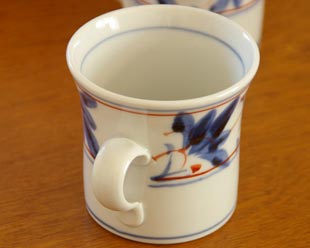 砥部焼・陶房遊　しだ紋のマグカップの持ち手