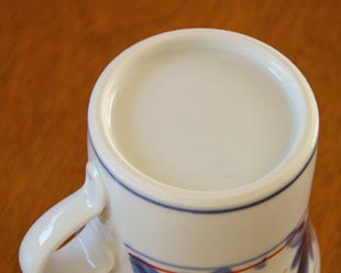 砥部焼・陶房遊　しだ紋のマグカップの底面