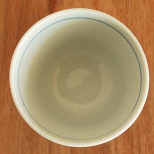 砥部焼・陶房遊　ブルーリーフのそばちょこを上から見て