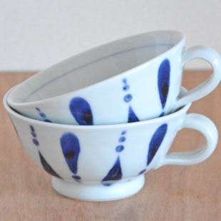 砥部焼・陶房遊　あまつぶのスープカップを重ねて