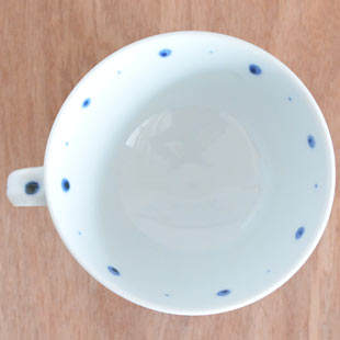 砥部焼・陶房遊　ブループラネットのスープカップを上から見て