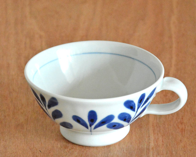 砥部焼・陶房遊　ブルーリーフのスープカップ