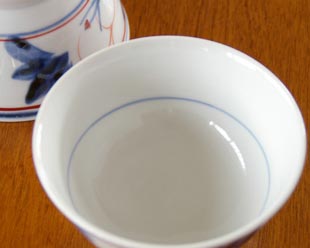 砥部焼・陶房遊　しだ紋の茶碗(小）を上から見て
