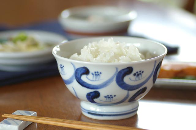 和食器・砥部焼　つばきの茶碗(小)