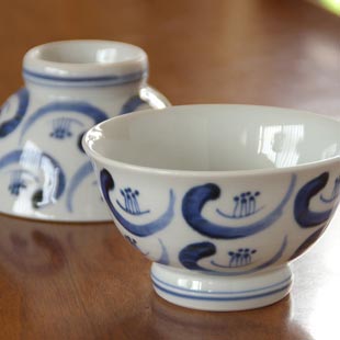 砥部焼・陶房遊　つばきの茶碗(小)