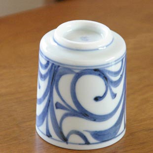 梅山窯　からくさの筒湯呑