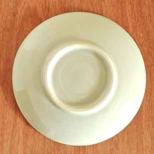 砥部焼・梅乃瀬窯　プチプチ柄の取皿（5寸）の裏面