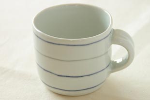 砥部焼・梅乃瀬窯　しましま柄のマグカップ