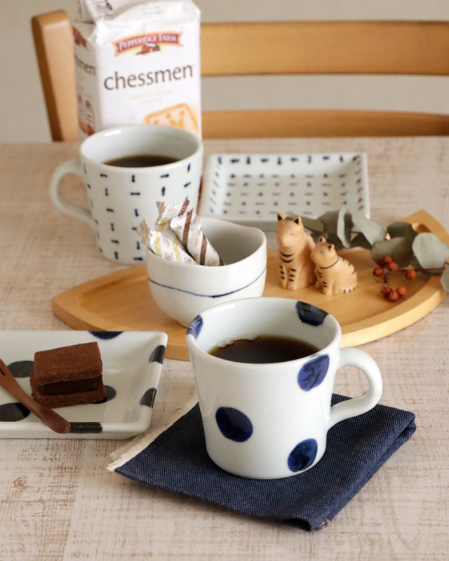 砥部焼の和食器 雲石窯のマグカップ 【砥部工房 からくさ】