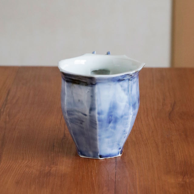 注ぎ口の反対側アングル