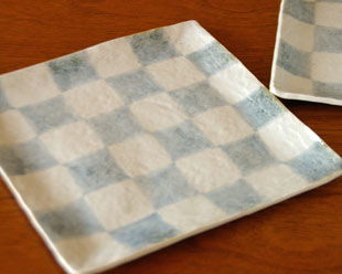 山中窯　市松模様の角皿